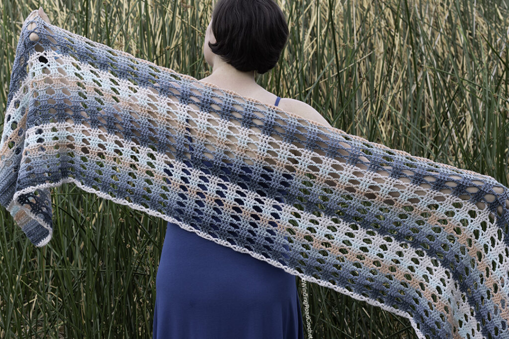 Lace triangle shawl with crochet edging : r/knitting